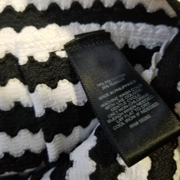 EXPRESS Stretchy Short Skirt - Picture 2 of 5